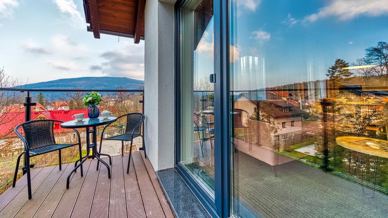 Apartamenty Vip Centrum - Wczasowa 17 By Royal Aparts Świeradów-Zdrój Екстериор снимка