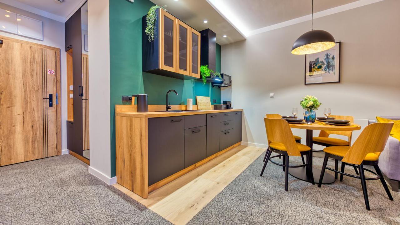 Apartamenty Vip Centrum - Wczasowa 17 By Royal Aparts Świeradów-Zdrój Екстериор снимка